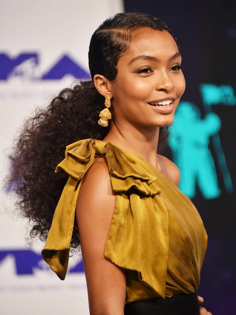 Banquet Hairstyles, Hair Low Ponytail, Yara Shahidi Hairstyles, 30th Photoshoot, Pageant Hairstyles, Drawing List, Trendy We Fryzurach, Beauty Journal, Dope Style