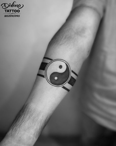 Iphone Codes, Ying Yang Tattoo, Couples Tattoos, Yang Tattoo, Yin Yang Tattoos, Friendship Tattoos, Leg Tattoo Men, B Tattoo, Tattoo Arm