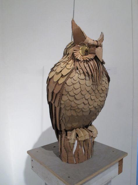 Cardboard Owl, Enchanted Forest Decorations, Cardboard Art Sculpture, Easy Kids Crafts, Cardboard Ideas, Paper Turkey, Cardboard Animals, Sculpture Lessons, 8th Grade Art