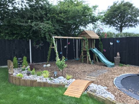 Outdoor Garden Play Area, Garden Play Area Ideas Diy, Pergola Play Area, Garden Kids Ideas, Back Garden Play Area, Playground In Garden, Garden With Kids Play Area, Small Garden Kids Ideas, Backyard Ideas With Pool And Playground