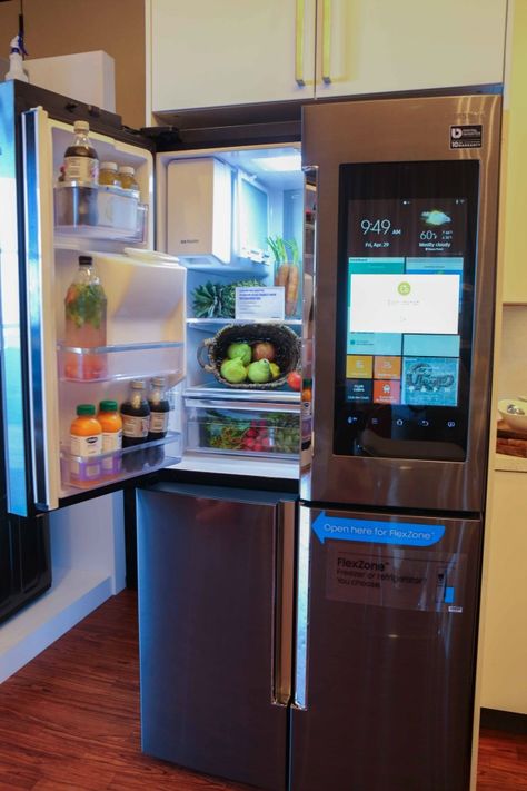 Smart Kitchen Technology, Smart Kitchen Ideas, Baddie Bedroom Ideas, Smart Fridge, Smart Refrigerator, Kitchen Technology, Smart Home Design, Smart Appliances, Smart Kitchen