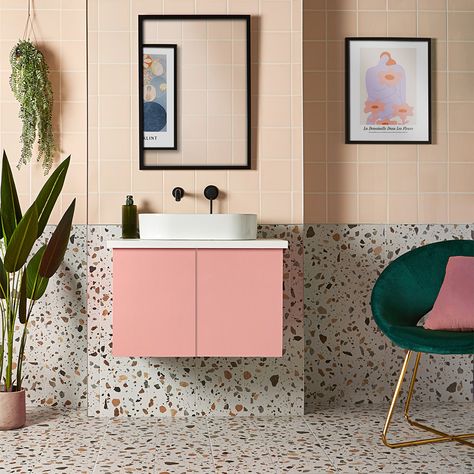 Classic Bathroom Tile, Small Bathroom Tile Ideas, Beautiful Tile Bathroom, Terrazzo Bathroom, Small Bathroom Tiles, Retro Interior Design, Wood Effect Tiles, Terrazzo Tiles, Classic Bathroom