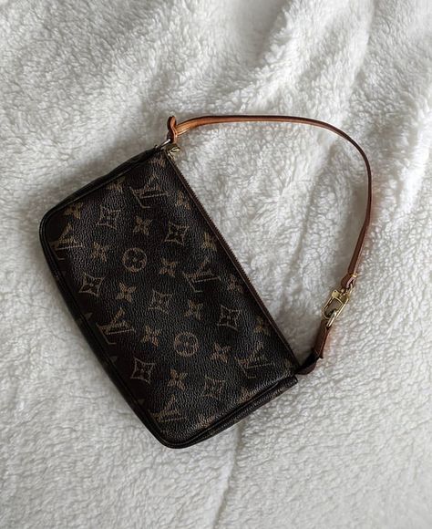 Luxury Purses, Fancy Bags, Pretty Bags, Cute Purses, Cute Bags, Mode Inspiration, Coco Chanel, Louis Vuitton Handbags, Do More