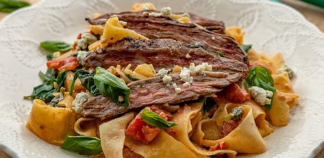 Steakhouse Pasta Pioneer Woman, Steakhouse Pasta, Pastas Recipes, Pappardelle Pasta, Ree Drummond, Skirt Steak, Pasta Recipe, Pioneer Woman, Blue Cheese