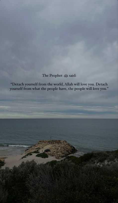 Live In This World Like A Traveller Hadith, Things To Keep Private In Islam, So Remember Me I Will Remember You Quran, Akhirah Quotes, Jannah Quotes, Islamic Quotes Sabr, Beauty Of Islam, Allah Loves You, Islam Quotes About Life