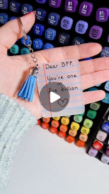 Bff Crafts, Bff Friends, Bff Drawings, Friend Crafts, Friends Diy, Instagram Gift, Diy Notebook, Paint Markers, Idea Diy