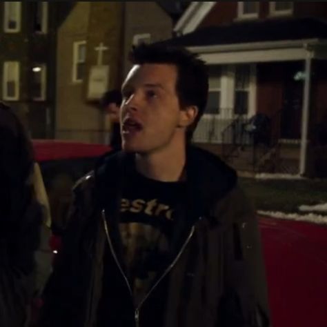 S1E03 S1 Mickey Milkovich, Mickey Milkovich Icon, Mickey Milkovich, Smash Board, Shameless Tv Show, Noel Fisher, Tv Shows, It Cast, Tv