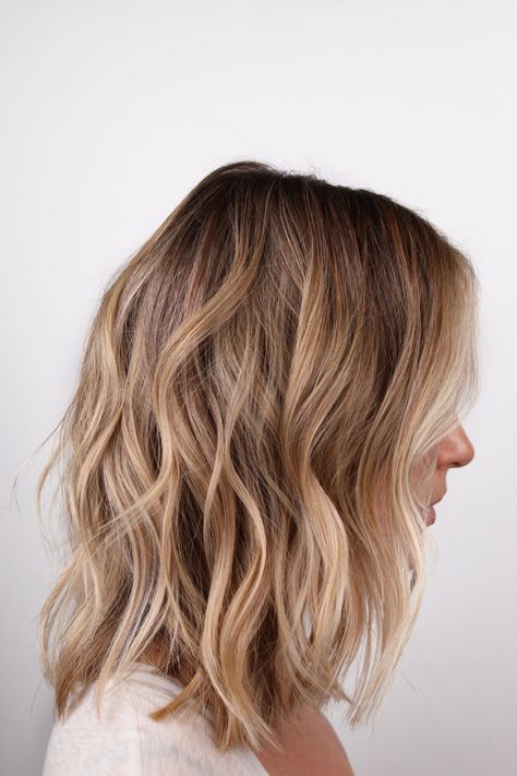 Lived in Blonde Beach Waves... - Johnny Ramirez Painted Blonde Balayage, Blonde 2023 Summer, Sunkissed Dirty Blonde Hair, Sunkissed Hair Blonde, Sunkissed Blonde Hair, California Blonde Hair, Blonde Beach Waves, Mid Length Blonde Hair, Sunkissed Highlights