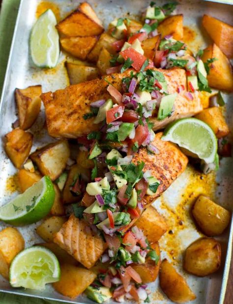 Mexican Style Salmon Recipes, Mexican Style Salmon, Salmon Mexican Style, Mexican Salmon Recipes, Mexican Salmon, Salmon Potatoes, Cook Salmon, Mexican Recipe, Tray Bake Recipes