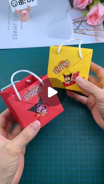 Origami Candy Bag, Origami Bag Tutorial, Box Origami Tutorial, Origami Candy, Handmade Paper Craft, Origami Box Tutorial, Box Origami, Paper Bag Crafts, Tutorial Origami