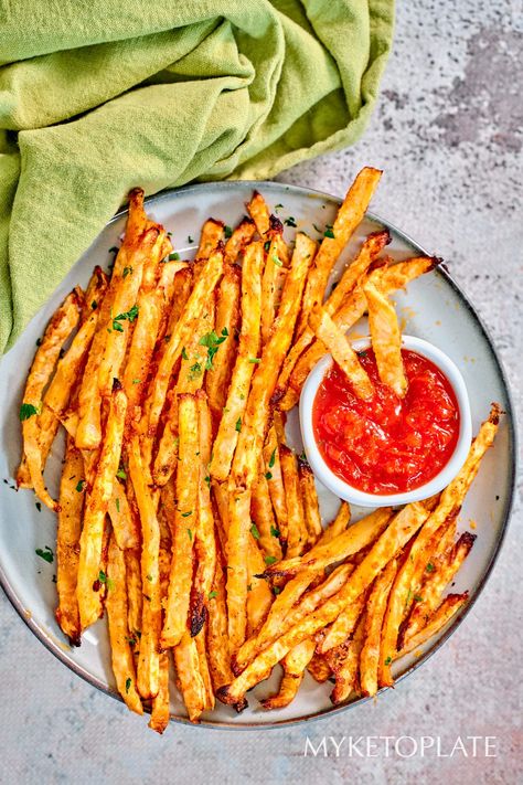 Jicama Fries Jicama Recipe, Jicama Fries, Chicken Breast Oven, Fries Recipe, Keto Recipes Dinner, Fries In The Oven, Trim Healthy, Stir Fries, Perfect Side Dish