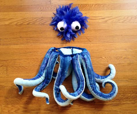 Picture of DIY Octopus Costume Baby Octopus Costume, Diy Octopus, Sea Creature Costume, Ursula Cosplay, Octopus Legs, Octopus Costume, Ursula Costume, Easy Costume, Baby Octopus