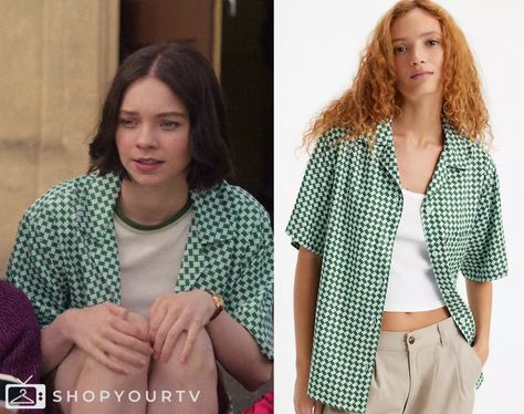 A Good Girls Guide to Murder: Season 1 Episode 3 Pip's Green Tee A Good Girls Guide, Good Girls Guide, Escape The Night, Worn On Tv, Wardrobe Clothes, Dallas Cowboys Cheerleaders, Good Girls, Green Tee, 90 Day Fiance