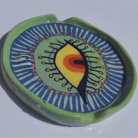 Airdry Clay Ash Tray, Painted Ashtrays, Ashtray Painting Ideas, Pottery Paint Ideas, Ash Tray Clay, Clay Ashtray Ideas, Olivia Jade, Clay Plates, Diy Pipe