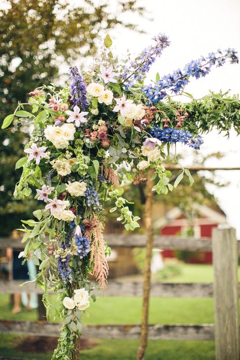 Natural Wedding-Arch Flowers Wildflower Arbor, Wedding Chuppah, Diy Wedding Arch, Wedding Arbors, Floral Arch Wedding, Wedding Arch Flowers, Arch Flowers, Diy Arrangements, Weddings By Color