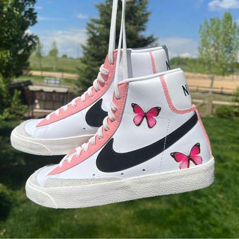 Custom Made Pink Butterfly Nike Blazers Brand New W/O Box *Please Allow 7-10 Days To Ship As This Is A Custom Order* Painted Blazers Nike, Custom Blazer Nike, Nike Preppy Shoes, Custom Nike Shoes Women, Nike Shoes Cute, Customized Nike Shoes, Pink Nike Blazers, Jordans For Women, Butterfly Nike