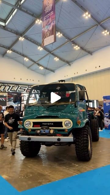 TR Offroad on Instagram: "@prorockengineering built a wicked rig!! . . . . . #fj40 #fj40landcruiser #fj40venezuela #fj40restoration #fj40indonesia #fj40toyota ##landcruiserfj40 #landcruiserprado #toyota4x4 #toyota4wd #offroadtoyota #toyotahilux #4wd #4wdaction #4wdaustralia #4wdlife #troffroad #fj43 #fj45 #bj40 #bj40landcruiser #bj40series #troffroad" Fj40 Landcruiser, Toyota Fj40, Toyota 4x4, Toyota Hilux, Cool Trucks, Roof Rack, Land Cruiser, Toyota, Wicked