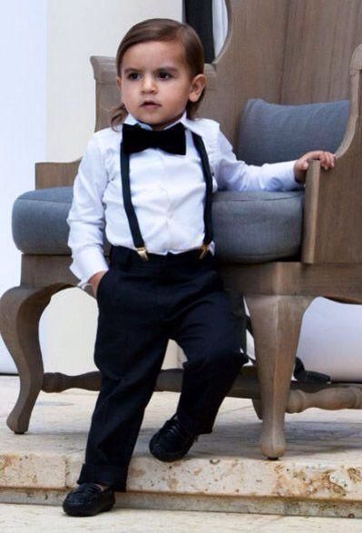 Paige boy idea for our LB Kardashian Wedding, Mason Disick, Ring Boy, Sapphire Engagement Ring Set, Bearer Outfit, Plain Wedding Band, Ring Bearer Outfit, Vintage Engagement Rings Unique, Romantic Wedding Photos