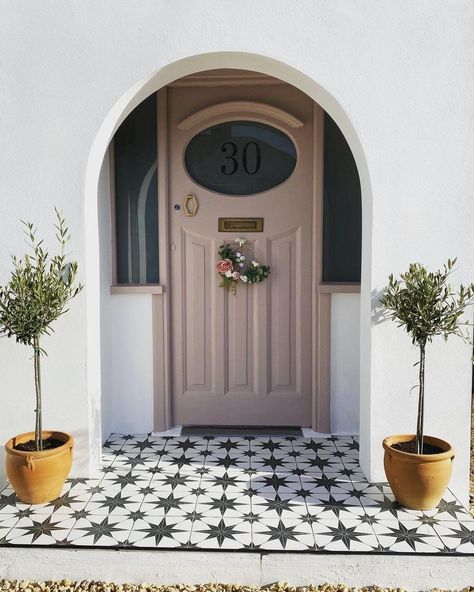 Black And White Hall Floor Tiles, Front Door Step Tiles, Tiled Doorstep, Tiled Front Door Step, Doorstep Tiles, Tiles Entrance, Tiled Porch, Porch Tiles, Front Doorstep