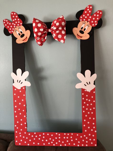 Minnie Mouse Photo Frame, Minnie Mouse Birthday Theme, Minnie Mouse Birthday Party Decorations, Mickey Mouse Themed Birthday Party, Minnie Mouse Birthday Decorations, 1st Birthday Girl Decorations, Minnie Mouse 1st Birthday, Minnie Mouse Baby Shower, Mouse Crafts