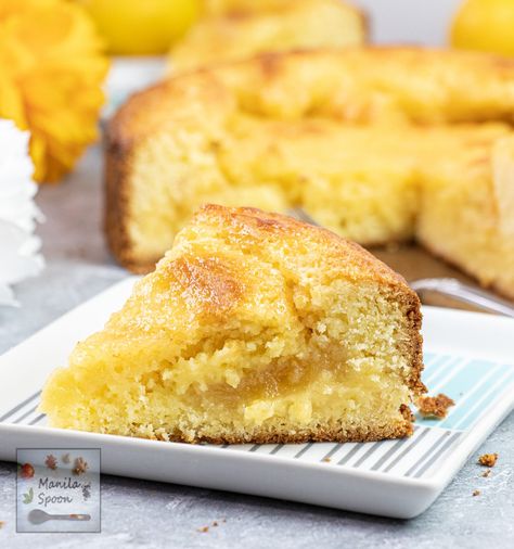 Best Lemon Curd Cake - Manila Spoon Best Lemon Curd, Curd Cake, Lemon Curd Cake, Gooey Cake, Almond Cake Recipe, Lemon Curd Recipe, Leftover Cake, Lemon Desserts, Snack Cake