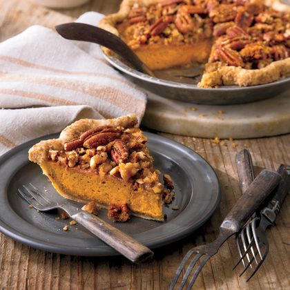 Pumpkin-Pecan Streusel Pie Streusel Pie, Fall Pies, Sweet Potato Pies Recipes, Good Pie, Thanksgiving Pies, Pecan Pie Recipe, Pecan Recipes, Pumpkin Pecan, Potato Pie