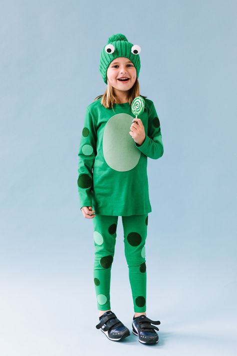 Three Easy Halloween Costumes | A Cup of Jo Frog Costume Diy, Sew Halloween Costume, Frog Costume, Easy Diy Costumes, Diy Halloween Costumes Easy, Costume Diy, Easy Diy Halloween, Yellow Hoodie, Easy Halloween Costumes