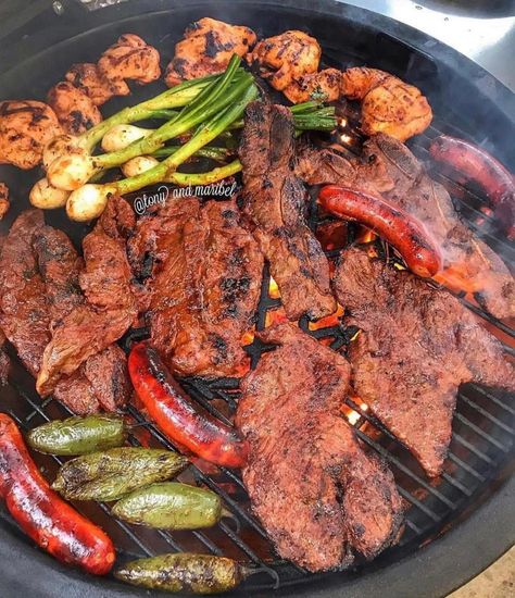 Carne Asada Plate, Carne Asada Party, Carne Asada Aesthetic, Blackstone Meals, Latino Food, Cooking Recipes For Dinner, Best Meal Prep, Plumbing Installation, Mexican Cooking