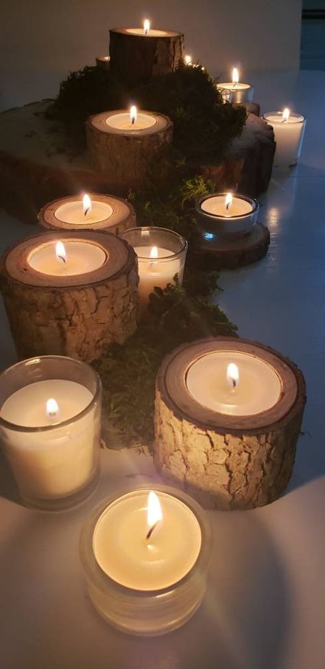 Candle Centerpiece Wedding, Log Candle Centerpiece, Rustic Wedding Decor Centerpieces, Wood Centerpieces Wedding, Woodland Wedding Centerpieces, Centerpiece Candles, Log Crafts, Candles Rustic, Tea Light Holder Wedding