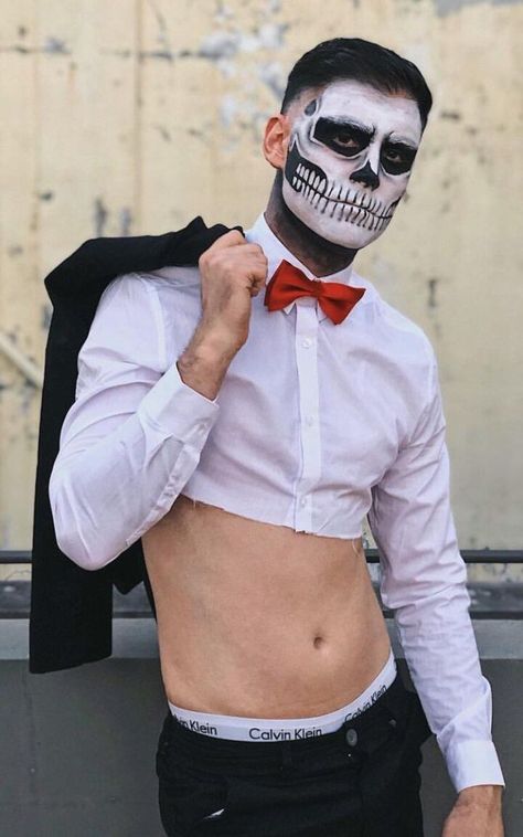 We thought this gay Zombie would be a fantastic addition to any good gay boy's gay Halloween wardrobe!! La Santa Muerte Tattoo, Mens Halloween Makeup, Gay Halloween Costumes, Gay Costume, Kostum Halloween, Joker Costume, Hot Halloween Outfits, Holloween Costume, Halloween Men