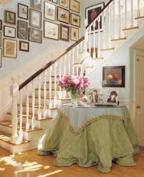 foyer ideas - Google Search Table By Staircase, 2 Story Foyer Decorating Ideas, Dark Foyer, Round Foyer, Round Foyer Table, Country Interiors, Table Clothes, Two Story Foyer, Foyer Table