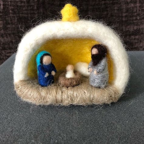 Felted Nativity, Advent Crafts, Needle Felted Ornaments, Needle Felting Diy, Needle Felted Christmas, Felt Crafts Christmas, Nativity Christmas, Felt Fairy, Felt Christmas Decorations