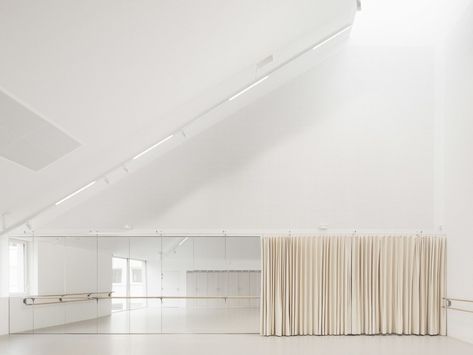 Joly & Loiret - music and performance school - Versailles Dance Studio Design, Dance And Music, Interior Design Institute, Ballet Studio, Dance Rooms, Design Club, Wide Windows, Dance School, Empty Room