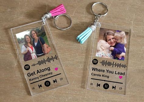 "These Cricut Spotify DIY projects have become pretty popular. They are such a unique and personalized gift idea for any occasion. With Mothers Day approaching, I knew I had to make a Spotify Code Keychain as a personal gift for my mom. Download this free Spotify Code Template below to create your own Spotify Code Keychain with the step-by-step directions below!" Acrylic Laser Cut Design, Keychain Cricut, Spotify Code Keychain, How To Make Keychains, Keychain Template, Spotify Keychain, Keychain Svg, Cricut Help, Idee Cricut