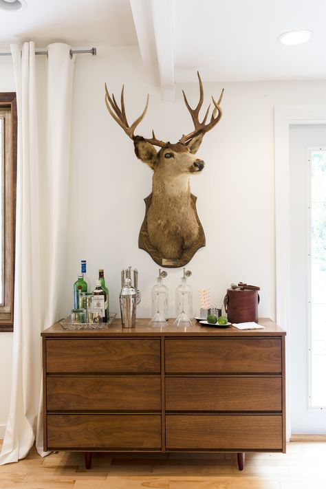 Mounted Deer Head Decor, Deer Mounts In Living Room, Deer Heads Living Room, Deer Mount Decor, Deer Mount Ideas, Woods House, Deer Head Decor, Taxidermy Decor, Deer Mounts