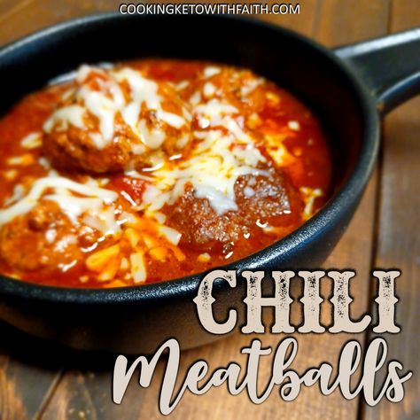 Chili Meatballs Sazon Recipe, Chili Base, Meatball Chili, Chili Meatballs, Making Meatballs, Southern Cornbread Recipe, Italian Meatball, Chili Sauce Recipe, Low Carb Chili