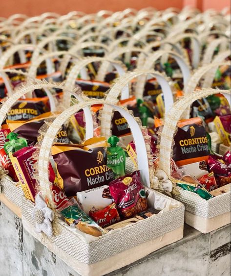 Wedding Hampers For Guests Basket Ideas, Room Hampers For Indian Weddings, Wedding Room Hampers, Wedding Hampers For Guests, Wedding Return Gifts Indian, Rakshabandhan Hampers, Room Hampers, Hamper Packaging, Cny Hampers