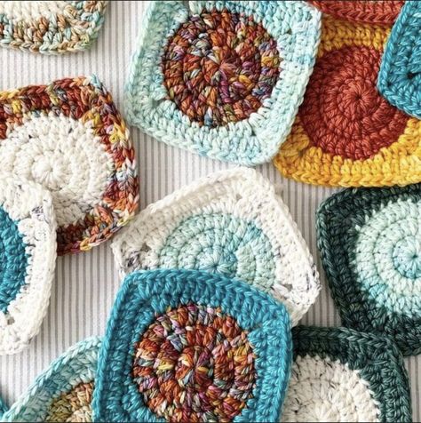 Nautikrall Crochet, Crochet A Circle, Granny Square Pattern Free, Finger Knitting Projects, Granny Square Crochet Patterns Free, Crochet Rings, Crochet Circles, Finger Knitting, Granny Squares Pattern