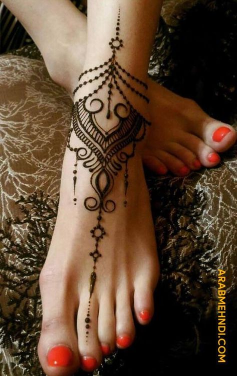 Foot Henna Tattoos, Dainty Mandala Tattoo, Henna Feet Designs Simple, Henna Neck Tattoo, Tattoo Ideas Female Lower Back, Chest Henna Designs, Underboob Henna, Shoulder Henna Tattoo, Spine Henna Tattoo