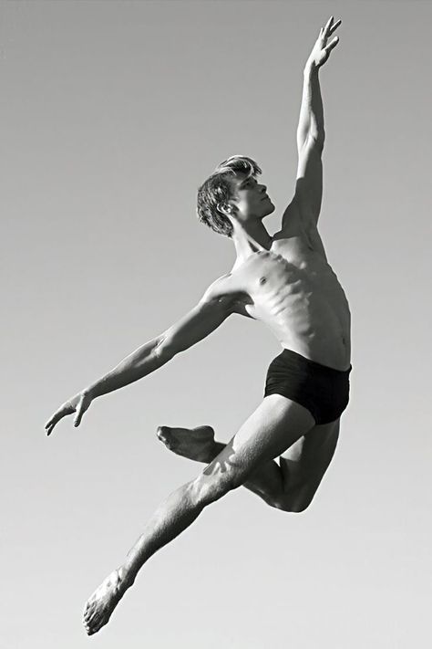 Ballet Photography Poses, Dance Photography Poses, Male Pose Reference, Male Ballet Dancers, Ballet Poses, Male Dancer, Anatomy Poses, Drawing Exercises, Figure Photography