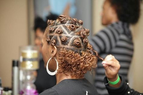 Bantu Knot Out Natural Hair, Natural Hair Short, Bantu Knot Hairstyles, Bantu Knot, Bantu Knot Out, Knot Out, Hair Without Heat, Hair Knot, Bantu Knots