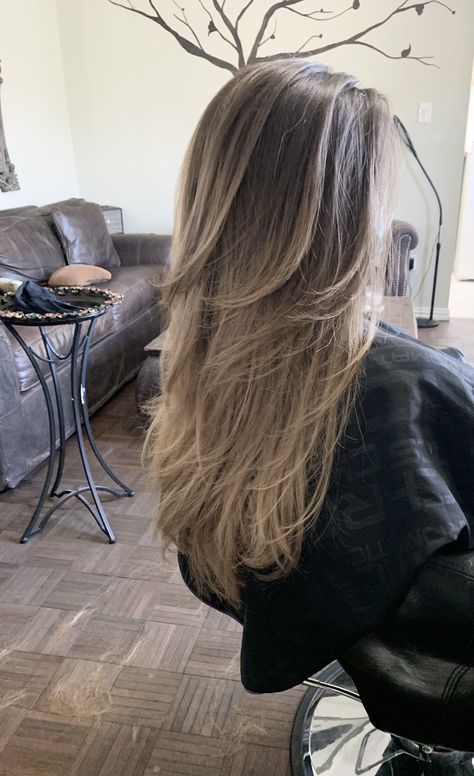 Ash Blonde Hair With Highlights, Long Layered Haircut, Haircut Highlights, Balayage Long Hair, Highlights Curly Hair, Hair Inspiration Long, Brunette Hair With Highlights, Ash Blonde Hair, Pretty Hair Color