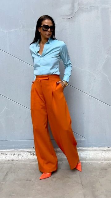 Sweatshirt Outfit Chic, Orange Sweatshirt Outfit, Aunt Vibes, Rich Aunt, Orange Sweatshirt, Colour Blocking Fashion, Job Clothes, Fly Girls, Orange Highlights