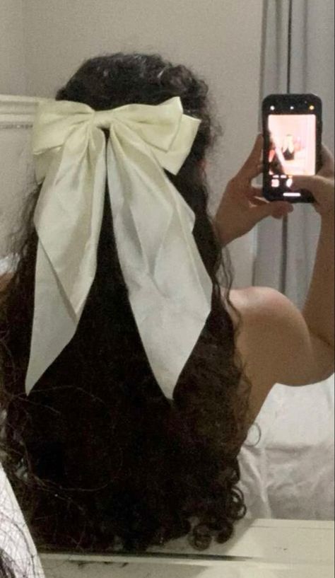 Cute Hairstyles For Curly Hair, Hair Coquette, Coquette Hair, Hair Styles Curly, Diy Hair Accessories Ribbon, Red Curly Hair, Wavy Curls, Curly Hair Photos, Red Brown Hair