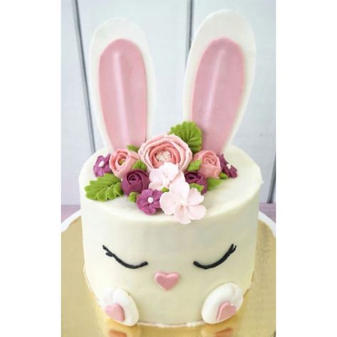 Bunny Birthday Cake, Magical Books, Easter Birthday Party, Bunny Birthday Party, Easter Bunny Cake, Rabbit Cake, Bunny Party, Animal Cakes, Bunny Birthday