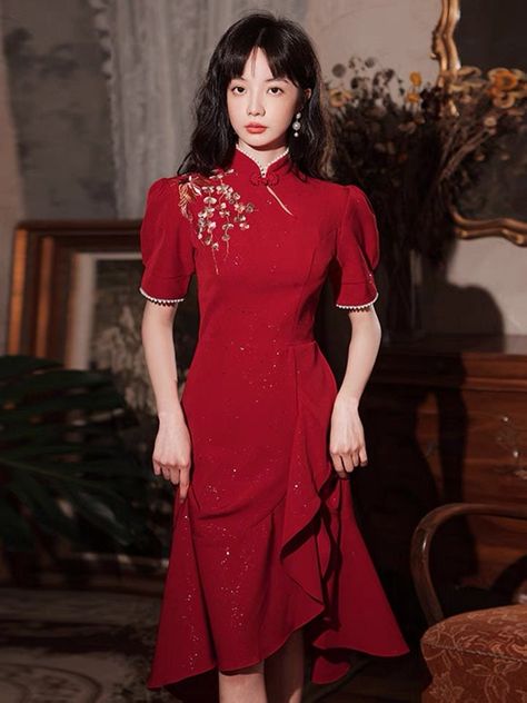 This is a slim red cheongsam with invisible zipper design on the back. The dress is chic fishtail design, Chinese stand collar and embroidery are the finishing touches of this dress. Size: XS: Bust 77cm, Waist 60cm S: Bust 80cm, Waist 63cm M: Bust 83cm, Waist 66cm L: Bust 86cm, Waist 70cm XL: Bust 90cm, Waist 73cm XXL: Bust 93cm, Waist 76cm Many of our customers like to pair the dress with a shawl (link below) just to have a layer to play with: https://www.etsy.com/uk/listing/1097192871/dress-sh Cheongsam Modern Dress, Chinese Dress Outfit, Dress With A Shawl, Red Cheongsam Dress, Mulan Dress, Cheongsam Design, Red Chinese Dress, Chinese New Year Dress, Wedding Dress Red