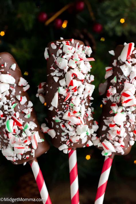 Peppermint Marshmallows Recipe, Butterfinger Cupcakes, Halloween Popcorn, Peppermint Marshmallows, How To Melt Caramel, Chocolate Covered Marshmallows, The Slow Roasted Italian, Cake Pop Sticks, Pop Stick