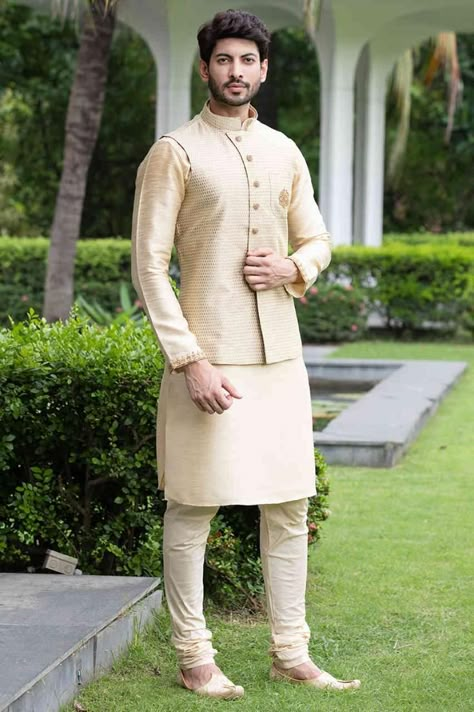 KSS_3021 Tilak Ceremony Dress For Men, Marriage Dress For Men, Indian Groom Dress, Waistcoat Designs, Wedding Kurta, Boys Kurta Design, Wedding Kurta For Men, Kurta Pajama Men, Groom Dress Men