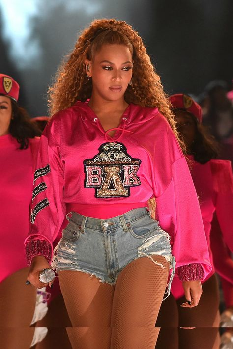 Beyonce Coachella Outfit, Beyoncé Party, Beyonce Style Outfits, Beyonce Homecoming, Beyonce Street Style, Beyonce Concert Outfit, Beyonce Concert, Beyonce Coachella, Coachella 2018