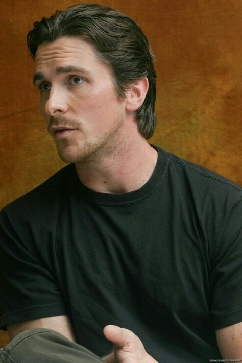 Christian Bale 2022, Christian Bale Style, Christian Bale Hairstyle, Christian Bale Hot, Chris Bale, Wavy Hair Men, Medium Length Hair Men, Men Haircut Styles, Athletic Hairstyles